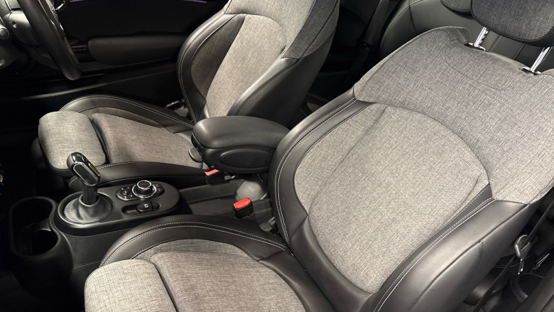 MINI Hatchback 135kW Cooper S Level 2 33kWh 3dr Auto Electric Hatchback